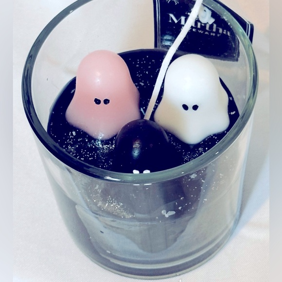 Ghost Candle with pink, black and white little ghost, glitter sparkle on top - Picture 2 of 6